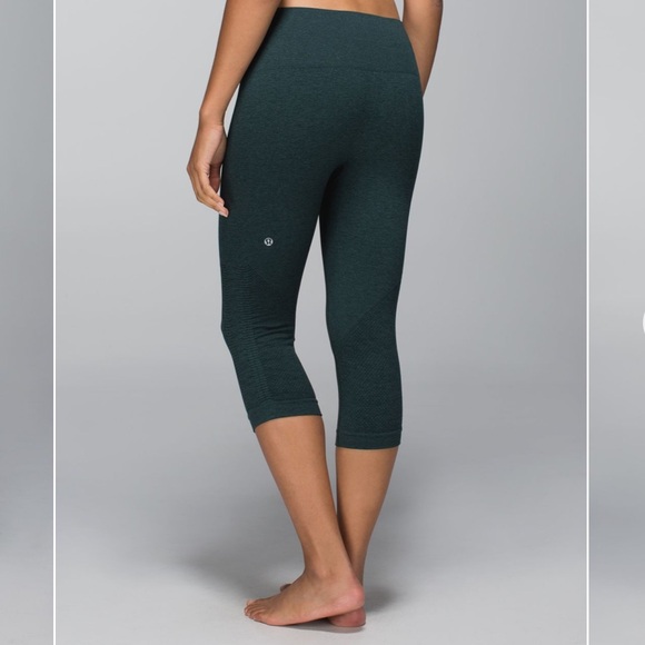 VINTAGE LULULEMON SEAMLESS IN THE FLOW CROP LEGGINGS HEATHERED DARK TEAL 2 - Picture 1 of 4